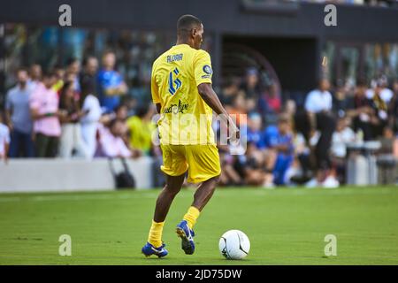 Fort Lauderdale, FL, USA. 18.. Juni 2022. 6R - Aldair - ehemaliger brasilianischer Nationalspieler während des Fußballspiels The Beautiful Game von R10 und RC3 besaßen globale Fußball-Ikonen und das brasilianische Duo Ronaldinho und Roberto Carlos im DRV Pink Stadium in Florida, USA. Kredit: Yaroslav Sabitov/YES Market Media/Alamy Live Nachrichten. Stockfoto