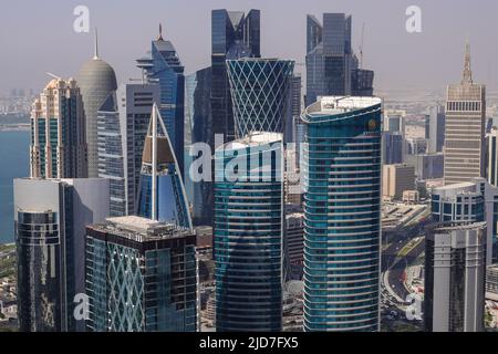 Gebäude in West Bay, dem Geschäftsviertel von Doha, Katar Stockfoto