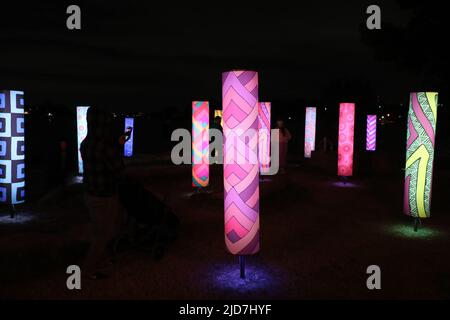 Sydney, Australien. 18.. Juni 2022. Der letzte Tag von Vivid. Vivid Sydney 2022 lief vom 27. Mai bis zum 18. Juni 2022. Kredit: Richard Milnes/Alamy Live Nachrichten Stockfoto