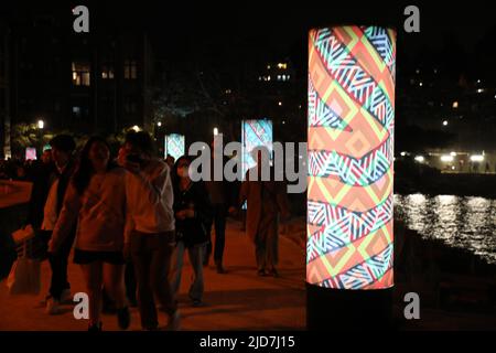 Sydney, Australien. 18.. Juni 2022. Der letzte Tag von Vivid. Vivid Sydney 2022 lief vom 27. Mai bis zum 18. Juni 2022. Kredit: Richard Milnes/Alamy Live Nachrichten Stockfoto