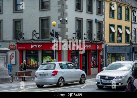 Tipperary Town liegt eingebettet in die herrliche und malerische Umgebung des Golden Vals, nur 6 km vom wunderschön abgeschiedenen Glen of Aherlow entfernt. Tipp Stockfoto