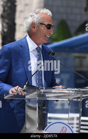 Zeremonie zur Enthüllung der Statue von Sandy Koufax im Dodger Stadium am 18. Juni 2022 in LA, Kalifornien (Aliyah Navarro / Image of Sport) Stockfoto