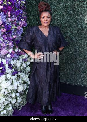 Los Angeles, USA. 18.. Juni 2022. LOS ANGELES, KALIFORNIEN, USA - 18. JUNI: Die amerikanische Schauspielerin Yvette Nicole Brown kommt zur DesignCare 2022 Gala der HollyRod Foundation, die am 18. Juni 2022 in Los Angeles, Kalifornien, USA, auf RJ's Place stattfand. (Foto von Xavier Collin/Image Press Agency) Quelle: Image Press Agency/Alamy Live News Stockfoto