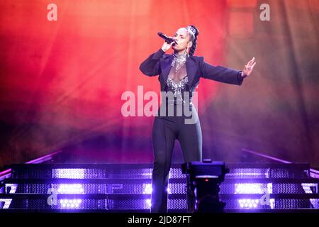 Oslo, Norwegen. 27., Juni 2022. Die amerikanische R&B-Sängerin, Songwriterin und Musikerin Alicia Keys spielt ein Live-Konzert im Oslo Spektrum in Oslo. (Foto: Gonzales Photo - Terje Dokken). Stockfoto
