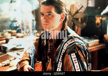 PIERCE BROSNAN, graue Eule, 1999 Stockfoto