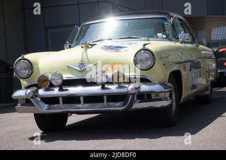 Monza, Italien. 18.. Juni 2022. LINCOLN CAPRI during 1000 Miglia, Historical Motors in Monza, Italy, June 18 2022 Quelle: Independent Photo Agency/Alamy Live News Stockfoto