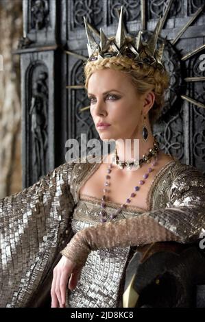 CHARLIZE THERON, SCHNEEWITTCHEN UND DER HUNTSMAN, 2012, Stockfoto