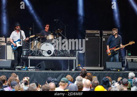 Oslo, Norwegen. 17., Juni 2022. Die englische Rockband Supergrass spielt ein Live-Konzert während des norwegischen Musikfestivals Piknik i Parken 2022 in Oslo. (Bildnachweis: Gonzales Photo - Stian S. Moeller). Stockfoto