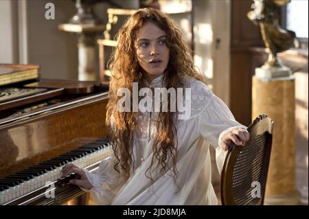 JESSICA BROWN FINDLAY, WINTER'S TALE, 2014, Stockfoto