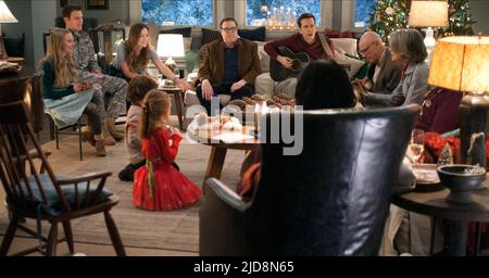 SEYFRIED, LACY, WILDE, GOODMAN, HELMS, ARKIN, KEATON, LOVE THE COOPERS, 2015, Stockfoto