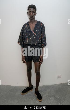 Mailand, Moncalieri, Italien. 19.. Juni 2022. Models beim ersten Blick, ETRO-Modenschau auf der Mailänder Fashion Week Herren Frühjahr Sommer 2023 (Bildquelle: © Riccardo Giordano/ZUMA Press Wire) Stockfoto