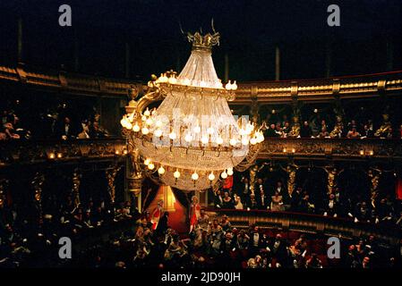 KRONLEUCHTER FÄLLT IN DEN ZUSCHAUERRAUM, DAS PHANTOM DER OPER, 2004, Stockfoto