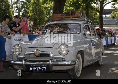 Monza, Italien. 18.. Juni 2022. SIMCA ARONDE during 1000 Miglia, Historical Motors in Monza, Italy, June 18 2022 Credit: Independent Photo Agency/Alamy Live News Stockfoto