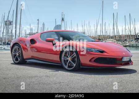 BARCELONA, SPANIEN-9. JUNI 2022: Ferrari 296 GTB (Typ F171) in Barcelona Stockfoto