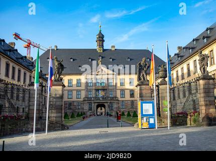 Fulda, Deutschland. 17.. Juni 2022. Stadschloss Fulda schöne Ausstellung im Stadschloß in fulda, Design & Dynastie '250 Jahr Hofleben Oranien-Nassau' Foto: RPE Albert Nieboer https://fulda2022.de Quelle: dpa/Alamy Live News Stockfoto