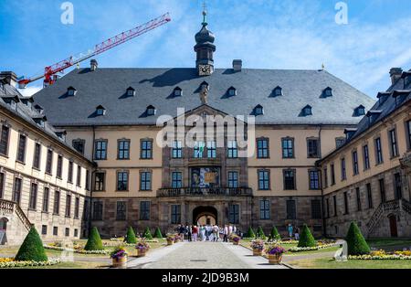 Fulda, Deutschland. 17.. Juni 2022. Stadschloss von Fulda schöne Ausstellung im Stadschloß in fulda, Design & Dynastie '250 Jahr Hofleben Oranien-Nassau' Foto: RPE Albert Nieboer https://fulda2022.de Quelle: dpa/Alamy Live News Stockfoto