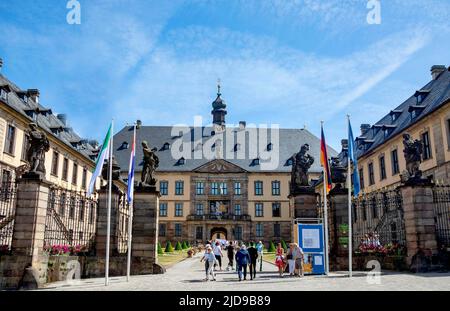 Fulda, Deutschland. 17.. Juni 2022. Stadschloss von Fulda schöne Ausstellung im Stadschloß in fulda, Design & Dynastie '250 Jahr Hofleben Oranien-Nassau' Foto: RPE Albert Nieboer https://fulda2022.de Quelle: dpa/Alamy Live News Stockfoto