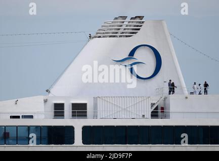 19/06/2022 Gravesend UK die Flusskreuzfahrt auf der Themse geht über das Wochenende weiter, wobei Viking Venus von Greenwich aus segelt und ein Vatertagshafen Ca Stockfoto