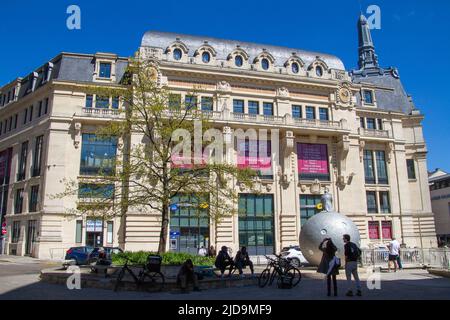 Dijon, Frankreich, 16. April 2022. Das Hôtel des Postes, das die Einwohner von Dijon Grande Poste nennen, ist das Werk des Architekten Louis Perreau Stockfoto