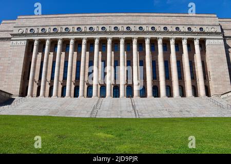 Eduskuntatalo, das finnische Parlamentsgebäude in Helsinki, Finnland, Juni 2022 Stockfoto