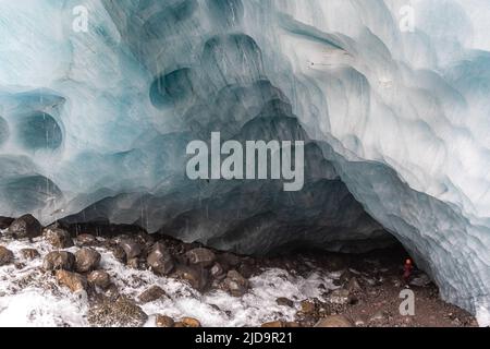 Eishöhle in der Gletscherzunge Virkisjokull, einem Auslauf des Vatnajokull-Gletschers im Süden Islands Stockfoto