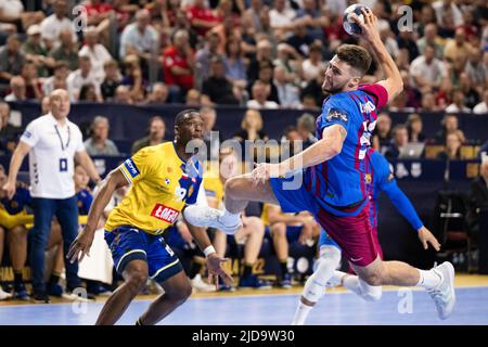 Köln, Deutschland. 19.. Juni 2022. Handball: Champions League, FC Barcelona - KS Vive Kielce, Endrunde, Finale 4, Finale, Lanxess Arena. Haniel Langaro aus Barcelona wirft ins Tor. Quelle: Marius Becker/dpa/Alamy Live News Stockfoto