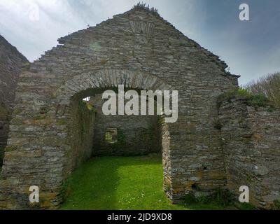 Die Ruinen von Arundel Grain Store, Ring, in der Nähe von Clonakilty. Der Getreidespeicher des 16.. Jahrhunderts wurde für die Getreidespeicher der nahe gelegenen Arundel Flour Mills errichtet. Stockfoto