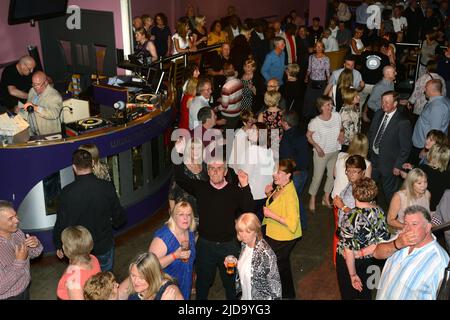 Reunion of Mods von der 1960s.Dancing to Soul Music Disco in 2015 Großbritannien, Großbritannien Stockfoto