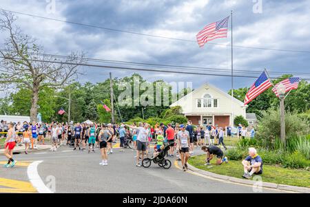 Läufer bei der jährlichen Schutzinsel 10k und 5k Run/Walk 43. Stockfoto