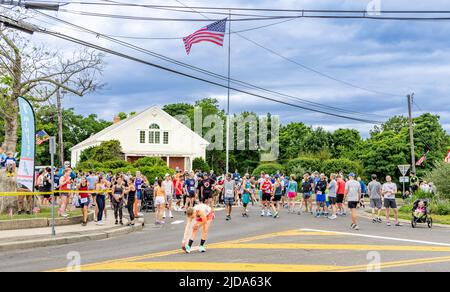 Läufer bei der jährlichen Schutzinsel 10k und 5k Run/Walk 43. Stockfoto