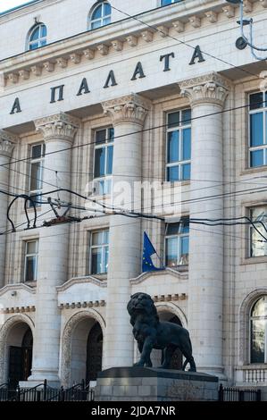 Sofia, Bulgarien. 01. April 2019. Nationaler Justizpalast, Stadtzentrum von Sofia, Bulgarien. Wahrzeichen der bulgarischen Hauptstadt Sofia. (Foto von John Wreford/SOPA Images/Sipa USA) Quelle: SIPA USA/Alamy Live News Stockfoto