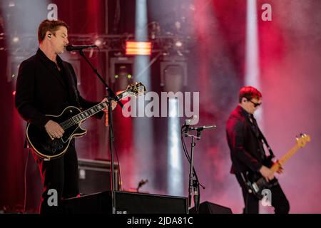 2022-06-19 18:39:31 LANDGRAAF - die amerikanische Indie-Rock-Band Interpol wird während des dritten Tages des Pinkpop Musikfestivals durchführen. ANP PAUL BERGEN niederlande Out - belgien Out Stockfoto
