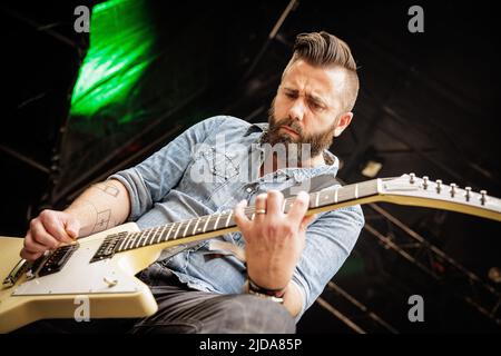 Kopenhagen, Dänemark. 17., Juni 2022. Die schwedische Metalband Horndal spielt ein Live-Konzert während des dänischen Heavy Metal Festivals Copenhell 2022 in Kopenhagen. (Foto: Gonzales Photo - Peter Troest). Stockfoto