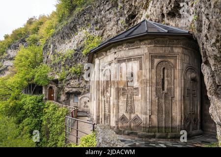 Mghvimevi Georgisch-orthodoxen Kloster in der Region Imereti, Chiatura, Georgien. Stockfoto