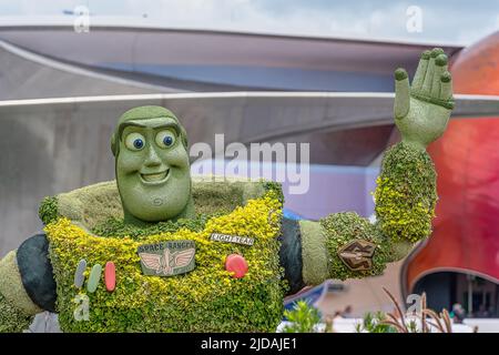 Bus lilghtyear Charakter topairy im Epcot als Teil des Blumen-und Garten-Festival angezeigt Stockfoto