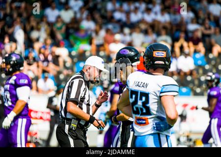 Frankfurt, Deutschland. 19.. Juni 2022. Frankfurt Deutschland, 19.Juni.2022 Referee Herr Ratojozeh Credit: Frank Baumert/Alamy Live News Stockfoto