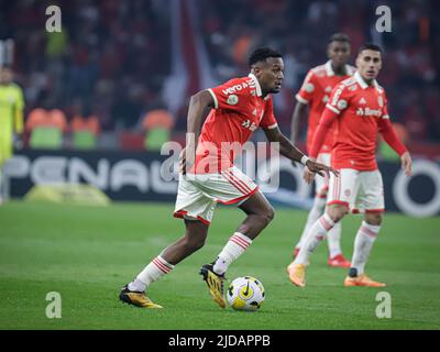 Porto-Bucht, Brasilien. 19.. Juni 2022. RS - Porto Alegre - 06/19/2022 - BRASILIANISCHER A 2022, INTERNACIONAL X BOTAFOGO - Edenilson-Spieler von Internacional bei einem Spiel gegen Botafogo im Beira-Rio-Stadion für die brasilianische Meisterschaft A 2022. Foto: Maxi Franzoi/AGIF/Sipa USA Quelle: SIPA USA/Alamy Live News Stockfoto