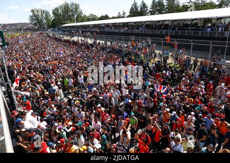 Montreal, Kanada. 19.. Juni 2022. Fans, F1 Grand Prix of Canada auf dem Circuit Gilles-Villeneuve am 19. Juni 2022 in Montreal, Kanada. (Foto von HIGH TWO) Quelle: dpa/Alamy Live News Stockfoto