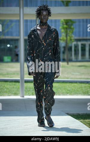 Mailand, Moncalieri, Italien. 19.. Juni 2022. Models auf dem Laufsteg, ETRO-Modenschau auf der Milan Fashion Week Herren Frühjahr Sommer 2023 (Bildquelle: © Riccardo Giordano/ZUMA Press Wire) Stockfoto