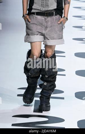 Mailand, Italien. 18.. Juni 2022. DOLCE & GABBANA Menswear SS23 Laufsteg während der Milan Fashion Week am 2022. Juni - Mailand, Italien. 18/06/2022 Credit: dpa/Alamy Live News Stockfoto