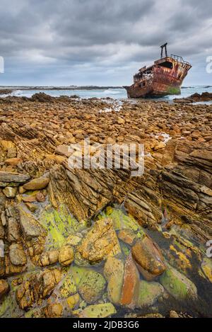 Schiffswrack der Meisho Maru Nr. 38 am Strand von Cape Agulhas im Agulhas National Park; Western Cape, Südafrika Stockfoto