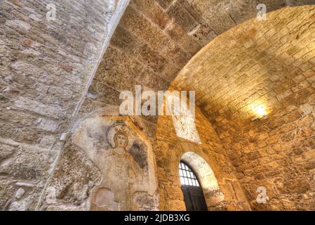 Blick auf das Fresko in der Kirche Our Lady of the Castle im byzantinischen Kunstmuseum (Palast des Großmeisters der Ritter von Rhodos) in der Altstadt von Rhodos... Stockfoto