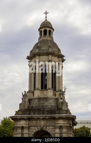 Campanile of Trinity College Dublin, Irland, der Glockenturm und eines seiner berühmtesten Wahrzeichen Stockfoto