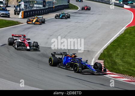 23 ALBON Alexander (tha), Williams Racing FW44, 77 BOTTAS Valtteri (fin), Alfa Romeo F1 Team ORLEN C42, Aktion während des Formel 1 AWS Grand Prix du Canada 2022, 9. Lauf der FIA Formel 1 Weltmeisterschaft 2022, auf dem Circuit Gilles Villeneuve, vom 17. Bis 19. Juni, 2022 in Montreal, Kanada - Foto: Florent Gooden / Dppi/DPPI/LiveMedia Stockfoto