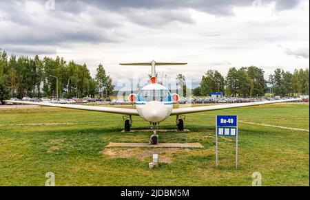 Jak-40-Flugzeug, das von der belarussischen Fluggesellschaft Minskavia betrieben wird Stockfoto