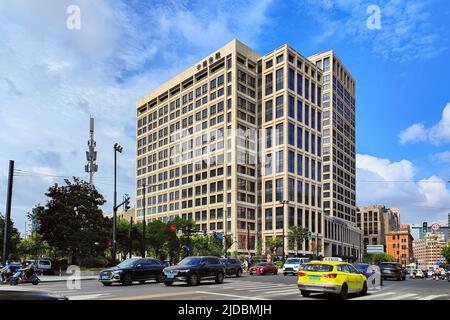 SHANGHAI, CHINA - 20. JUNI 2022 - Sino-US Trust Building near Tiantong Road, Hongkou District, Shanghai, China, 20. Juni, 2022. Stockfoto