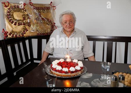Lutz Jahoda bei der Geburtstagsfeier zum 95. Geburtstag von Lutz Jahoda im Restaurant zum alten Weinberg. Storkow (Mark), 19.06.2022 Stockfoto