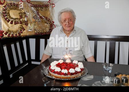 Lutz Jahoda bei der Geburtstagsfeier zum 95. Geburtstag von Lutz Jahoda im Restaurant zum alten Weinberg. Storkow (Mark), 19.06.2022 Stockfoto