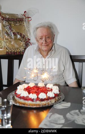 Lutz Jahoda bei der Geburtstagsfeier zum 95. Geburtstag von Lutz Jahoda im Restaurant zum alten Weinberg. Storkow (Mark), 19.06.2022 Stockfoto