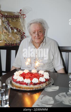 Lutz Jahoda bei der Geburtstagsfeier zum 95. Geburtstag von Lutz Jahoda im Restaurant zum alten Weinberg. Storkow (Mark), 19.06.2022 Stockfoto